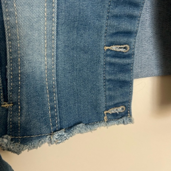 Bebe Girls 7-8 crop denim coat new condition- did not fit - Picture 5 of 11